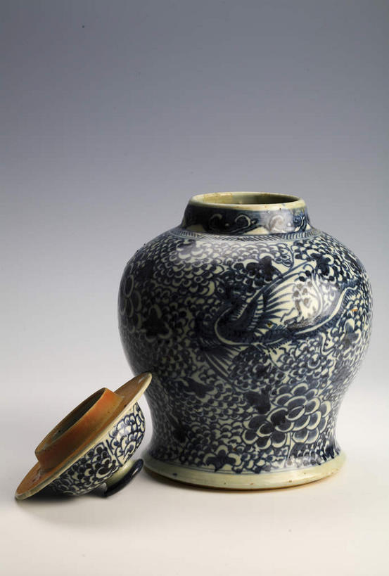 无人,竖图,室内,特写,白天,正面,静物,灰色背景,艺术,纹路,瓷器,纹理,手工艺品,陶瓷,陶瓷制品,文化,传统,一个,黑色,容器,工艺品,摄影,影棚,单个,储藏,青花瓷,缸,高雅,储存,摄影棚,肌理,自信心,品位,磁器,白地青花瓷,青花,彩图,影棚拍摄,拍摄,贮存