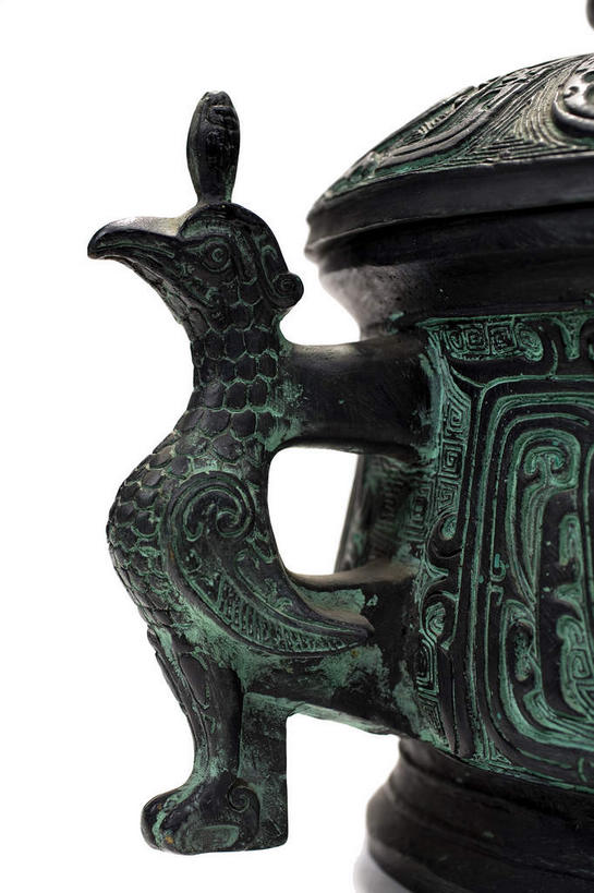 无人,竖图,室内,特写,白天,白色背景,正面,鸟,静物,金属制品,雕塑,艺术,装饰,生锈,金属,鸟类,雕刻,雕像,古典,文化,文物,一个,一只,绿色,工艺品,摄影,影棚,单个,古董,纪念,腐蚀,侵蚀,美术,古物,摄影棚,主题,陈列,古玩,青铜,功能,美学,青铜器,腐化,锈迹斑斑,彩图,影棚拍摄,拍摄,青铜制品,簋,礼器