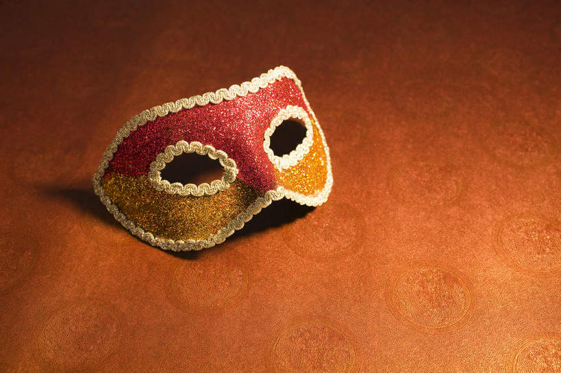 无人,横图,俯视,室内,特写,白天,桌子,静物,阴影,反射,面具,影子,一个,黄色,红色,橙色,单个,彩图,高角度拍摄