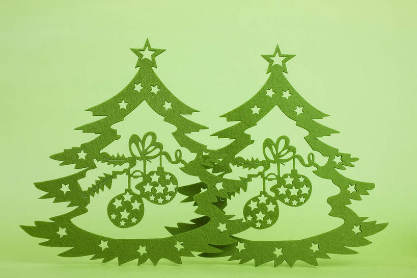 无人,横图,室内,特写,白天,正面,植物,圣诞节,两棵,绿色背景,节日,庆祝,装饰,星星,圣诞树,文化,树,树木,绿色,自然,庆典,星形,摄影,影棚,生长,成长,纪念,华丽,修饰,点缀,摄影棚,五角形,衬托,美观,雅致,雅观,五角星,彩图,影棚拍摄,拍摄