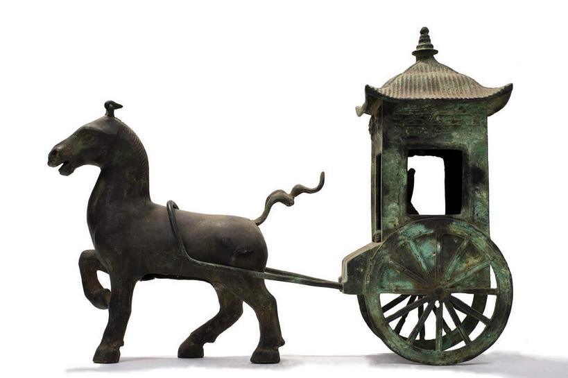 无人,站,横图,室内,特写,白天,白色背景,侧面,马,野生动物,静物,金属制品,雕塑,阴影,艺术,装饰,生锈,反射,金属,雕刻,雕像,影子,马车,古典,文化,文物,一匹,车,一个,动物,工艺品,交通工具,站着,抬脚,运输,摄影,牲畜,影棚,单个,古董,纪念,腐蚀,侵蚀,美术,古物,载具,摄影棚,主题,陈列,古玩,青铜,功能,美学,青铜器,腐化,锈迹斑斑,站立,彩图,全身,影棚拍摄,拍摄,青铜制品,轺车