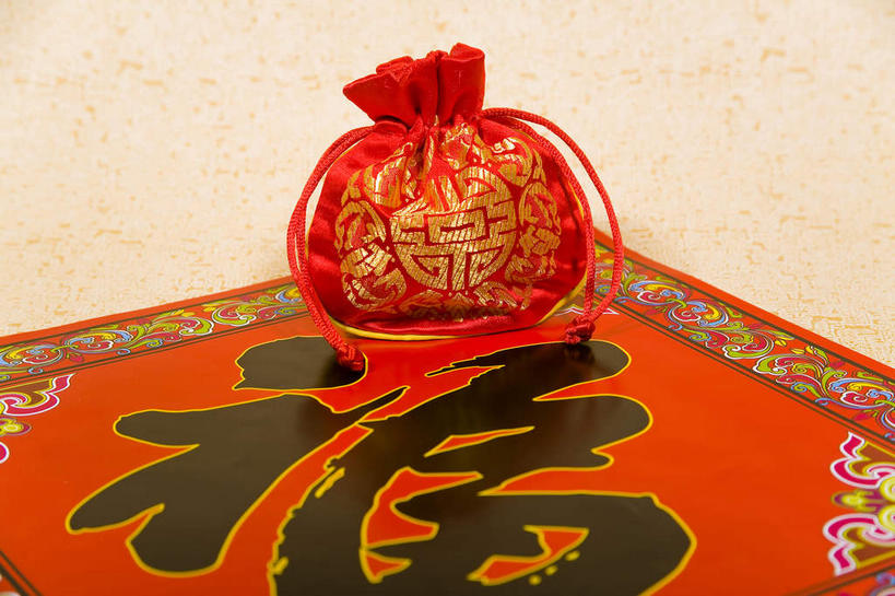 无人,横图,室内,特写,白天,正面,幸福,静物,袋子,刺绣,一张,艺术,标志,布袋,文字,字符,手工艺品,祝福,文化,标识,传统,一个,红色,福字,工艺品,祈祷,祈福,健康,金色,汉字,许愿,单个,福袋,纪念,绣,祈求,吉祥,高雅,中国文化,中文,祝愿,自信心,品位,国文,华文,福,福气,好运,平安,彩图,福运,春节贴,福字帖,女红,针绣,针黹,黹,传统文化