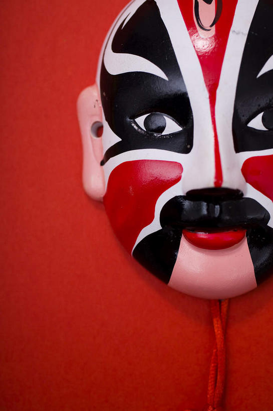 无人,竖图,俯视,室内,特写,白天,静物,红色背景,面具,文化,一个,脸谱,摄影,影棚,单个,中国文化,京剧,戏曲,国粹,皮黄,彩图,高角度拍摄,影棚拍摄,拍摄,国剧,京戏,平剧,中国戏曲,京剧脸谱,传统文化