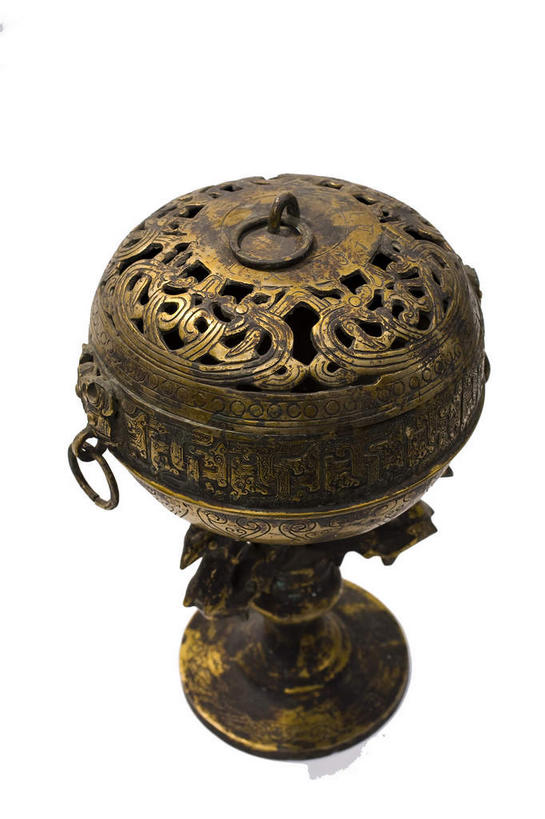 无人,竖图,俯视,室内,特写,白天,白色背景,静物,金属制品,金属,香炉,一个,祈祷,许愿,摄影,宗教,信仰,影棚,单个,祈求,祭奠,祭祀,摄影棚,祭坛,青铜,青铜器,敬拜,彩图,高角度拍摄,影棚拍摄,拍摄,青铜制品