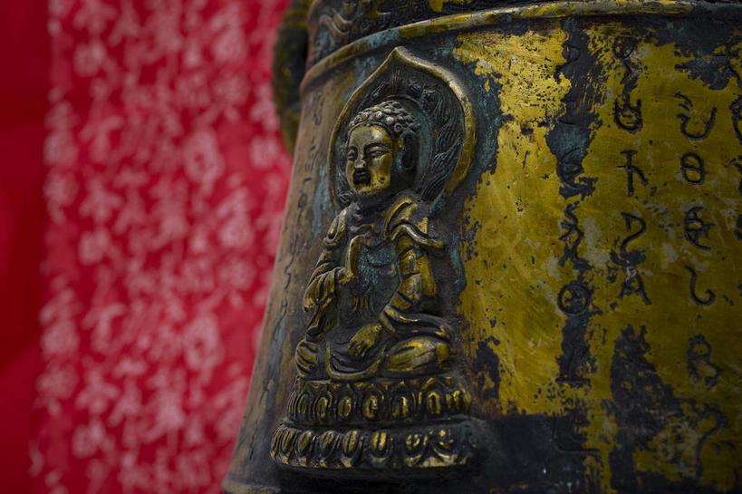 无人,横图,室内,特写,白天,正面,静物,金属制品,纹路,金属,纹理,祈愿,一个,单个,祈求,信号,报时,肌理,青铜,召集,青铜器,鸣钟,钟,彩图,青铜制品