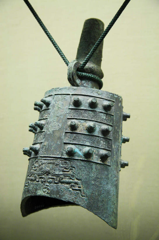 无人,竖图,室内,特写,白天,正面,静物,金属制品,纹路,金属,纹理,乐器,一个,单个,打击乐器,编钟,肌理,青铜,青铜器,彩图,青铜制品