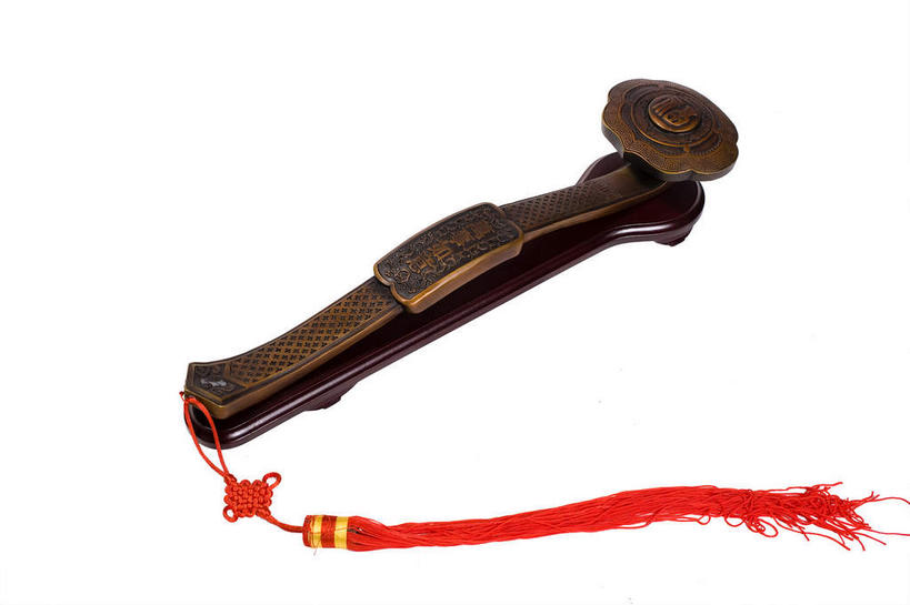 无人,横图,俯视,室内,特写,白天,白色背景,幸福,装修,静物,木雕,玉,雕塑,艺术,装饰,材料,雕刻,雕像,手工艺品,古典,文化,文物,装潢,一个,工艺品,中国结,摄影,奢侈品,影棚,单个,古董,纪念,保护,玉器,涂料,美术,吉祥,贵重,珍贵,高雅,古物,摄影棚,主题,饰物,陈列,玉石,古玩,如意,功能,美学,自信心,品位,宝贵,彩图,高角度拍摄,影棚拍摄,拍摄,玉如意,凡立水,绝缘漆,清漆