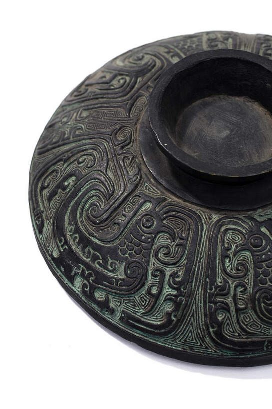 无人,竖图,俯视,室内,特写,白天,白色背景,静物,金属制品,金属,一个,摄影,影棚,单个,摄影棚,青铜,青铜器,彩图,高角度拍摄,影棚拍摄,拍摄,青铜制品,簋,礼器