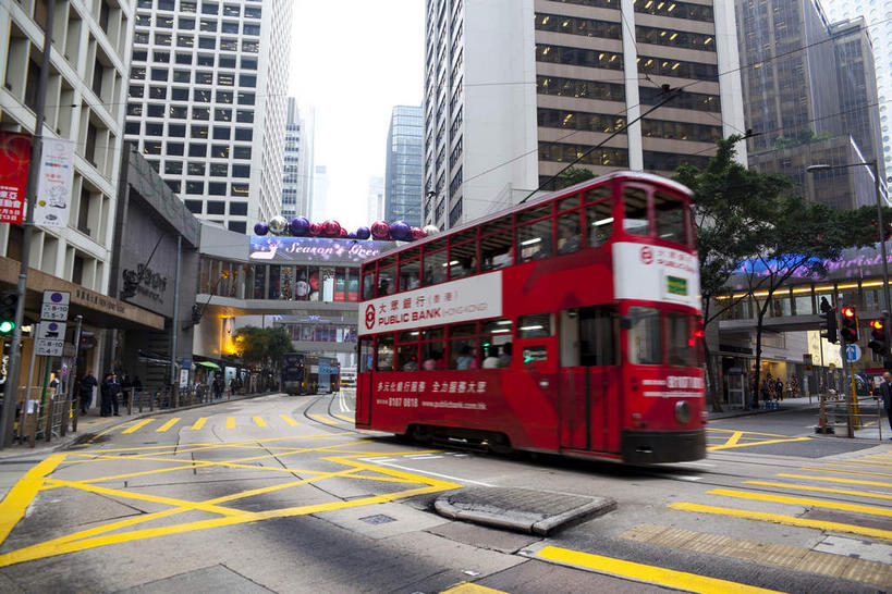 无人,高楼大厦,横图,室外,白天,正面,度假,美景,植物,城市风光,城市,大厦,道路,建筑,路,摩天大楼,公路,公共汽车,香港,中国,亚洲,一辆,景观,分界线,巴士,停车线,公交车,交通,娱乐,双层巴士,车,树,树木,红色,绿色,天空,自然,交通工具,天,享受,休闲,景色,放松,生长,成长,车行道,车行道分界线,港,载具,标线,东亚,车行线,香港特别行政区,港澳台,中华人民共和国,双层公共汽车,马路,彩图,大楼,高层建筑,高楼,摩天楼