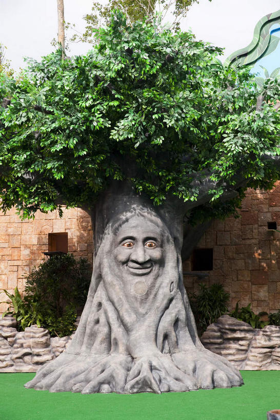 无人,笑,微笑,竖图,室外,白天,正面,旅游,度假,草地,草坪,美景,树林,植物,香港,中国,亚洲,阴影,光线,影子,景观,树桩,娱乐,草,树,树干,树木,绿色,阳光,自然,享受,休闲,木桩,景色,放松,生长,成长,港,自然风光,东亚,香港岛,香港特别行政区,港澳台,中华人民共和国,港岛,彩图,黄竹坑,香港海洋公园,拟人