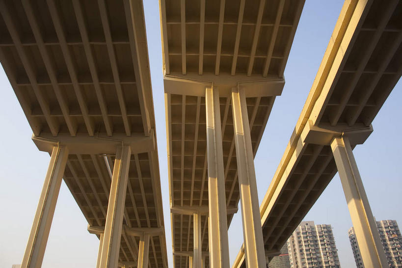 无人,高楼大厦,横图,室外,白天,仰视,度假,美景,城市风光,城市,大桥,大厦,道路,建筑,立交桥,路,摩天大楼,桥梁,公路,上海,中国,亚洲,阴影,光线,影子,景观,高架,桥,交通,娱乐,建设,蓝色,蓝天,天空,阳光,天,享受,休闲,景色,放松,晴朗,申,高架桥,东亚,上海市,高架道路,跨线桥,万里无云,中华人民共和国,沪,华东地区,晴空,晴空万里,立体交叉桥,马路,彩图,低角度拍摄,大楼,高层建筑,高楼,摩天楼,枢纽立交,系统立交桥