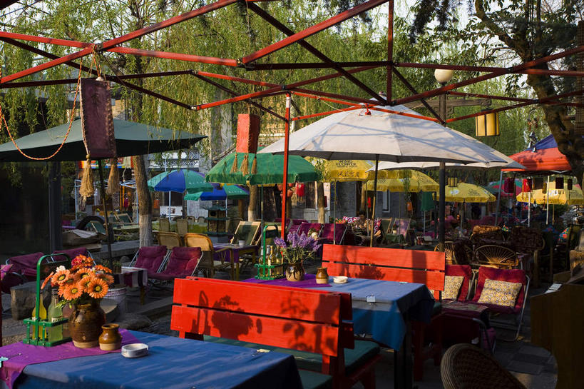 无人,横图,室外,白天,正面,旅游,度假,名胜古迹,植物,标志建筑,地标,建筑,大理,中国,亚洲,阴影,遗迹,光线,伞,影子,雨伞,遮阳伞,古迹,文物,娱乐,阳伞,建设,茶楼,古建筑,云南,树,树木,绿色,阳光,自然,茶馆,享受,休闲,旅游胜地,放松,生长,成长,茶室,太阳伞,古文明,东亚,云南省,中华人民共和国,西南地区,滇,大理州,大理白族自治州,茶房,茶肆,彩图