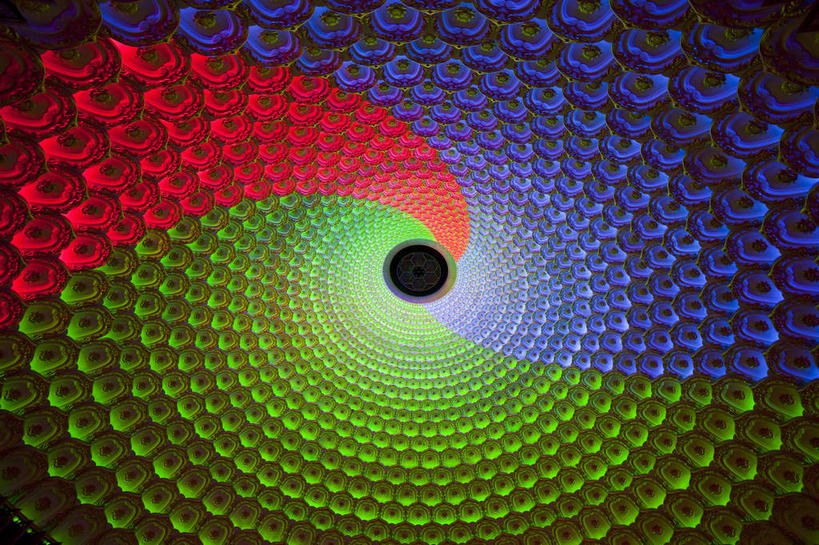 无人,宫殿,横图,室内,特写,白天,仰视,旅游,度假,名胜古迹,天花板,标志建筑,地标,建筑,中国,亚洲,一排,许多,遗迹,整齐,并列,并排,纹路,纹理,屋顶,很多,古迹,文物,娱乐,建设,梵宫,古建筑,江苏,无锡,排列,红色,蓝色,绿色,享受,休闲,旅游胜地,放松,宫廷,队列,平行,古文明,东亚,江苏省,灵山胜境,肌理,中华人民共和国,华东地区,苏,无锡市,王宫,彩图,低角度拍摄,皇宫,滨湖区,灵山梵宫,太湖国家旅游度假区