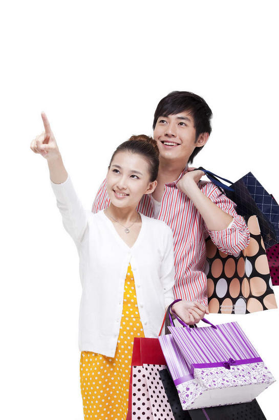 东方人,两个人,站,举,笑,微笑,露齿笑,竖图,室内,白天,白色背景,正面,衬衫,裙子,爱情,购物,时尚,消费,袋子,亚洲,握,连衣裙,服装,包装袋,手提袋,购物袋,浪漫,拿,拿着,注视,休闲装,黄种人,衣服,粉色,黄色,白色,观察,看,托,站着,休闲,温暖,温馨,休闲服,恩爱,握着,金融,恋人,摄影,服饰,影棚,观看,整理,和睦,察看,购买,关注,摄影棚,收拾,贸易,整顿,男人,男性,年轻男性,年轻女性,女人,女性,亚洲人,情侣,举起,举手,举着,抬头,向上举,向上伸,向上托,仰头,站立,半身,彩图,影棚拍摄,衬衣,拍摄,摒挡,拾掇,伴侣,融洽