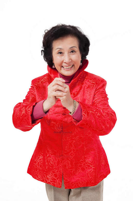 东方人,一个人,站,笑,微笑,露齿笑,竖图,室内,白天,白色背景,正面,春节,亚洲,仅一个女性,仅一个人,服装,节日,庆祝,祝福,注视,黄种人,文化,衣服,红色,观察,看,手势,站着,庆典,恭喜,摄影,服饰,仅一个老年女性,影棚,观看,纪念,礼节,察看,衣着,穿着,关注,摄影棚,祝贺,礼仪,祝愿,作揖,拱手,尊敬,恭敬,寒暄,恭贺,同喜,衣饰,老年女性,女人,女性,亚洲人,站立,半身,彩图,影棚拍摄,拍摄,打手势