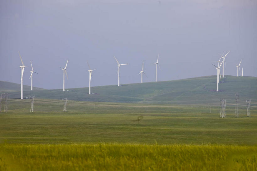 无人,横图,室外,白天,正面,旅游,度假,农业,风能,风力发电机,草地,草原,美景,山,山脉,植物,风车,中国,亚洲,许多,阴影,环保,电力,光线,影子,景观,旷野,山峰,山峦,很多,娱乐,设备,草,排列,蓝色,绿色,蓝天,天空,阳光,自然,群山,天,享受,休闲,发电,机械,景色,放松,蒙,工业,能源,晴朗,资源,风力机,自然风光,原野,利用,低碳,东亚,内蒙古,万里无云,中华人民共和国,华北地区,内蒙古自治区,摆列,风力发电,风力涡轮机,晴空,晴空万里,彩图,布列,分列,锡林浩特,锡林浩特市