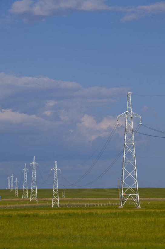 无人,竖图,室外,白天,正面,旅游,度假,草地,草原,美景,植物,中国,亚洲,许多,阴影,电力,光线,钢材,电缆,电线,影子,支架,景观,旷野,云,云朵,很多,云彩,娱乐,电塔,草,蓝色,绿色,白云,蓝天,天空,阳光,自然,天,享受,休闲,景色,放松,蒙,能源,晴朗,支撑,资源,自然风光,原野,供电设备,东亚,高压电塔,内蒙古,高压输电线,中华人民共和国,华北地区,高压电线塔,高压塔,内蒙古自治区,呼伦贝尔,呼伦贝尔市,晴空,彩图