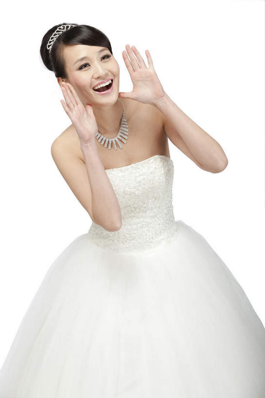 东方人,一个人,新娘,站,笑,微笑,露齿笑,竖图,室内,白天,白色背景,正面,婚纱,婚礼,快乐,项链,亚洲,仅一个年轻女性,仅一个女性,仅一个人,庆祝,头饰,结婚,大喊,注视,黄种人,喇叭,装饰品,白色,发夹,发饰,夹子,饰品,首饰,观察,看,手势,站着,喜庆,摄影,影棚,观看,纪念,大叫,察看,喊叫,关注,摄影棚,大呼,年轻女性,女人,女性,亚洲人,站立,半身,彩图,影棚拍摄,婚礼服,礼服,高兴,拍摄,打手势
