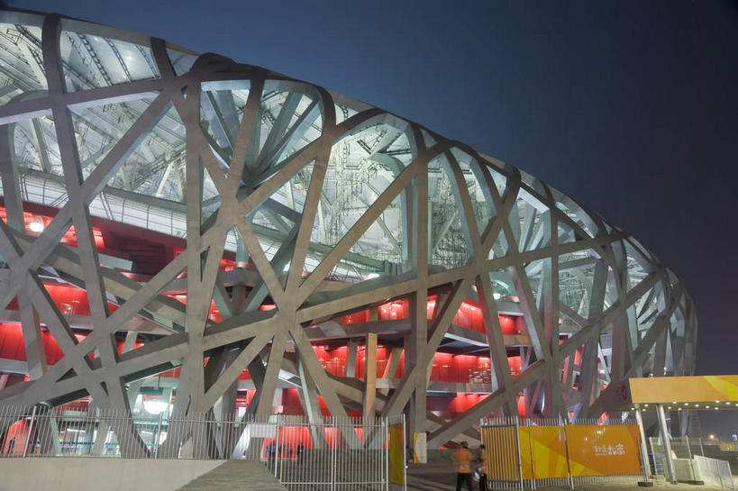 无人,体育馆,公园,栏杆,运动场,横图,彩色,室外,夜晚,仰视,旅游,度假,标志建筑,地标,建筑,霓虹灯,北京,中国,亚洲,阴影,光线,鸟巢,影子,围栏,灯光,七彩,首都,娱乐,光源,建设,体育场,护栏,霓虹,灯,蓝色,蓝天,天空,天,享受,休闲,旅游胜地,放松,照明设备,东亚,国家体育场,中华人民共和国,北京市,京,北平,华北地区,朝阳区,氖灯,运动馆,彩图,低角度拍摄,北京奥林匹克公园,北京国家体育场,北京奥林匹克体育场