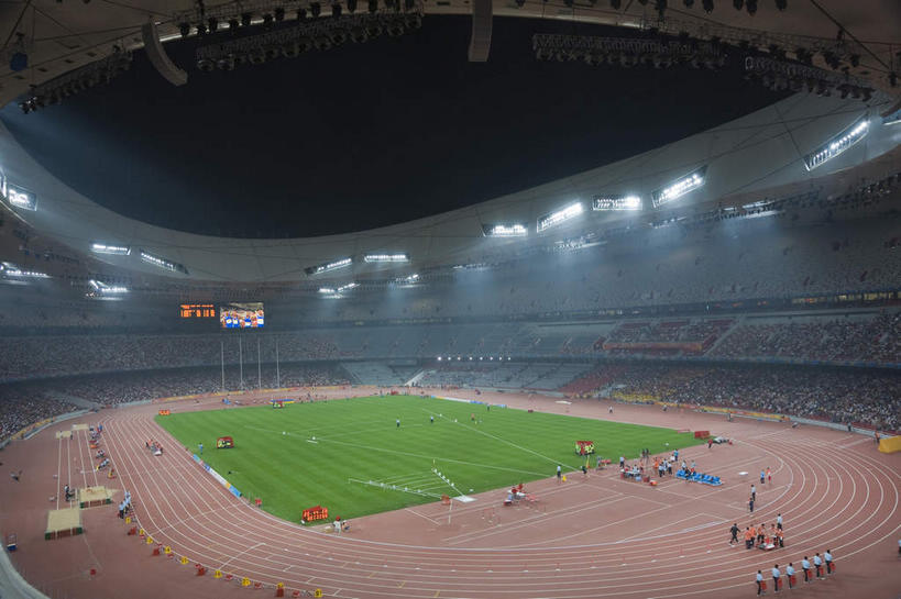 无人,体育馆,公园,运动场,横图,俯视,室外,夜晚,旅游,度假,显示器,草地,草坪,植物,标志建筑,地标,建筑,照明,北京,中国,亚洲,鸟巢,屏幕,看台,灯光,首都,娱乐,显示屏,建设,体育场,顶灯,座位,灯,草,绿色,天空,灯具,天,享受,休闲,旅游胜地,放松,照亮,照明设备,输出设备,东亚,国家体育场,中华人民共和国,北京市,京,北平,华北地区,朝阳区,运动馆,坐位,彩图,高角度拍摄,北京奥林匹克公园,北京国家体育场,北京奥林匹克体育场