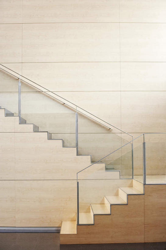 无人,栏杆,竖图,室内,白天,正面,办公楼,楼梯,写字楼,扶手,阶梯,墙,护栏,墙壁,墙面,台阶,商务楼,彩图