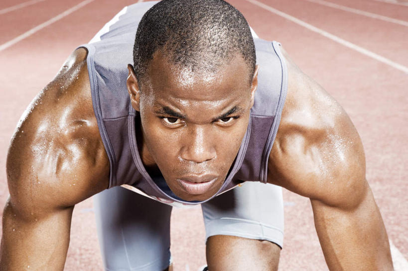 西方人,一个人,运动员,体育馆,运动场,起跑线,起点,蹲,横图,室外,白天,正面,运动服,欧洲,非洲,黑人,欧洲人,仅一个男性,仅一个人,撑,服装,开始,界线,线条,直线,跑道,注视,体育场,仅一个年轻男性,衣服,白色,看,橙色,服饰,田径场,撑着,衣着,穿着,关注,塑胶跑道,起始,运动馆,衣饰,蹲踞式起跑,男人,男性,年轻男性,非洲人,体育运动员,运动选手,蹲着,抬头,仰头,半身,彩图,起跑点,全天候田径运动跑道,运动装