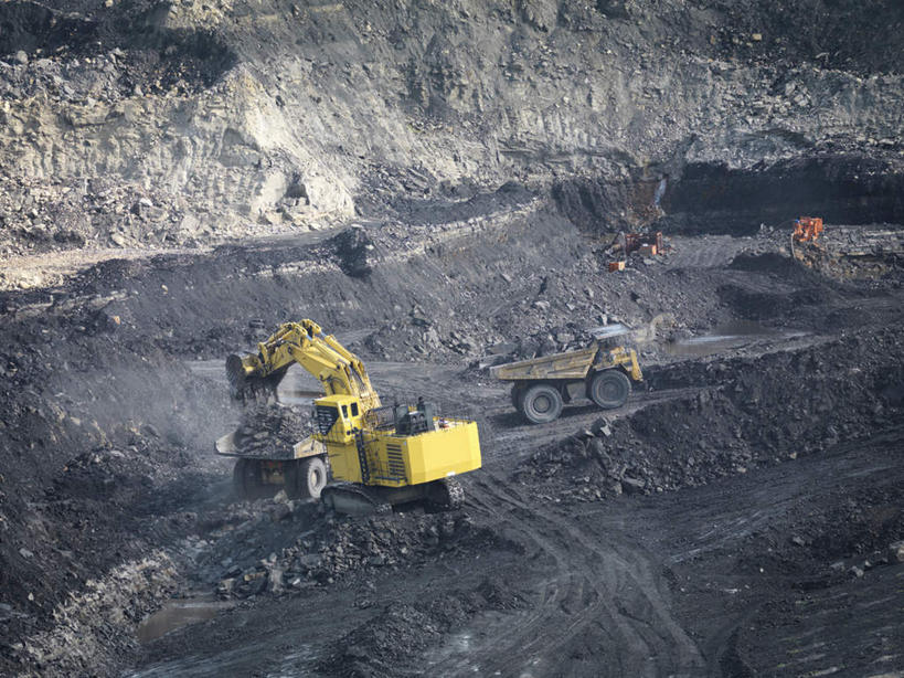 无人,横图,俯视,室外,白天,旅游,度假,煤炭,美景,汽车,英国,欧洲,阴影,光线,影子,景观,云,云朵,云彩,娱乐,苏格兰,车,蓝色,白云,蓝天,天空,阳光,自然,交通工具,天,享受,休闲,机械,工程车,景色,放松,能源,晴朗,挖掘机,燃料,西欧,自然风光,载具,煤,能量,大不列颠,挖土机,大不列颠及北爱尔兰联合王国,大不列颠联合王国,日不落英帝国,交通运输,农用机械,煤矿,矿业,化石燃料,苏格兰王国,晴空,彩图,高角度拍摄