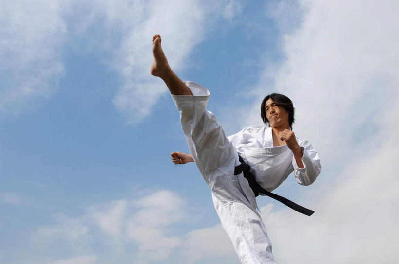 东方人,腿部,腿,两个人,运动员,站,横图,室外,白天,白色背景,仰视,运动服,锻炼,快乐,比赛,运动,竞争,亚洲,抬,踢,服装,云,云朵,云彩,黄种人,娱乐,腰带,衣服,蓝色,白色,黑色,白云,蓝天,天空,天,握拳,站着,休闲,摄影,服饰,影棚,晴朗,打击,攻击,体育运动,衣着,穿着,黑带,袭击,空手道,配饰,对手,裤带,衣饰,敌手,进犯,进击,体育,男人,男性,年轻男性,亚洲人,晴空,体育运动员,运动选手,站立,半身,彩图,低角度拍摄,影棚拍摄,健身,拍摄,运动装