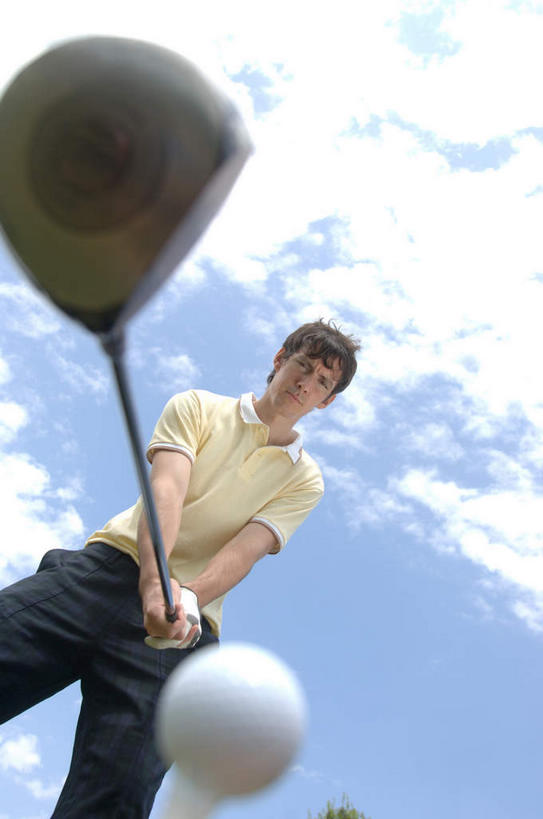 东方人,一个人,站,竖图,室外,白天,仰视,锻炼,运动,亚洲,仅一个男性,仅一个人,握,高尔夫,高尔夫球,云,云朵,拿,云彩,拿着,注视,黄种人,球,仅一个年轻男性,一个,蓝色,黑色,白云,蓝天,天空,天,低头,观察,看,站着,握着,球托,晴朗,单个,观看,察看,高尔夫球杆,关注,高尔夫运动,高尔夫球具,体育,男人,男性,年轻男性,亚洲人,晴空,站立,半身,彩图,低角度拍摄,健身,短发