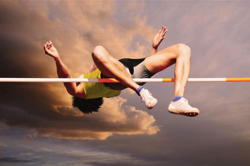 东方人,一个人,运动员,跳高运动员,体育馆,运动场,跳,横图,室外,白天,仰视,运动服,锻炼,快乐,运动,跳高,亚洲,仅一个男性,仅一个人,阴影,朦胧,模糊,光线,影子,半空,黄种人,娱乐,体育场,仅一个年轻男性,蓝色,蓝天,天空,阳光,天,休闲,田径场,体育运动,运动馆,体育,杆子,男人,男性,年轻男性,亚洲人,体育运动员,运动选手,跳跃,彩图,低角度拍摄,全身,健身