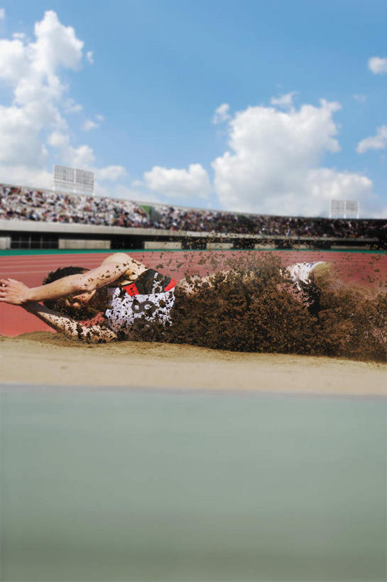 西方人,一个人,运动员,体育馆,运动场,竖图,室外,白天,侧面,运动服,锻炼,运动,跳远,草地,草坪,植物,欧洲,欧洲人,仅一个男性,仅一个人,倒,阴影,服装,光线,沙子,影子,田径,云,云朵,跑道,云彩,体育场,沙坑,草,仅一个年轻男性,衣服,蓝色,绿色,白云,蓝天,天空,阳光,天,服饰,田径场,摔倒,衣着,穿着,运动馆,衣饰,体育,男人,男性,年轻男性,白种人,体育运动员,运动选手,半身,彩图,健身,运动装
