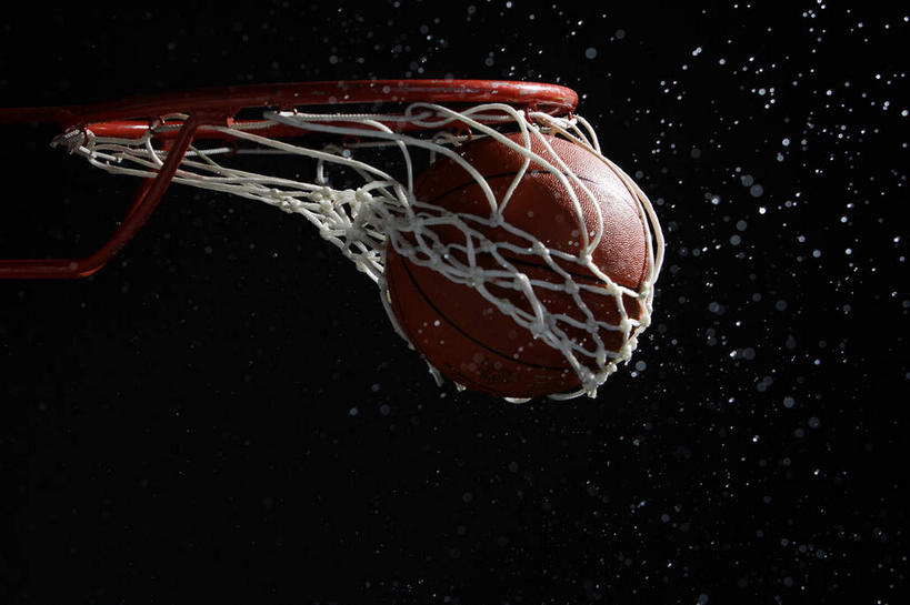 无人,横图,特写,白天,正面,运动服,篮球,静物,汗,阴影,飞溅,黑色背景,网状,服装,溅,光线,网,液体,影子,水滴,灯光,篮球装备,运动器械,水珠,一个,衣服,红色,白色,绳子,健身器械,摄影,空中,服饰,影棚,汗水,单个,绳索,衣着,穿着,喷洒,篮框,健身器材,篮球运动,赤色,衣饰,彩图,影棚拍摄,拍摄,运动器材,运动装