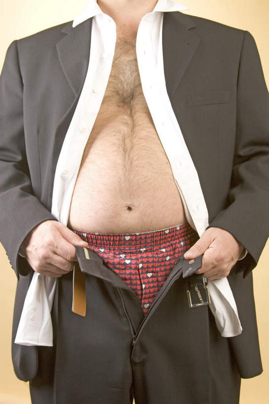 西方人,一个人,商务人士,商务男性,站,竖图,室内,白天,正面,衬衫,西装,欧洲,欧洲人,仅一个男性,仅一个人,仅一个中年男性,握,黄色背景,内裤,套装,正装,凌乱,职业装,裸露,站着,握着,摄影,影棚,混乱,敞开,裸,商务装,工薪阶层,纷乱,缭乱,庞杂,男人,男性,中年男性,白种人,白领,上班族,站立,半身,彩图,影棚拍摄,衬衣,拍摄