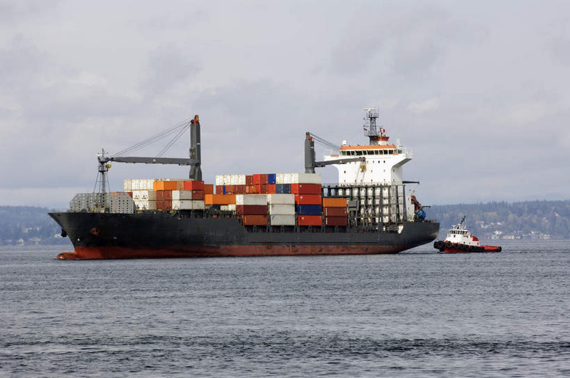 无人,码头,横图,室外,白天,正面,旅游,度假,海浪,海洋,港口,轮船,船,华盛顿,美国,阴影,光线,影子,浪花,云,云朵,集装箱,云彩,娱乐,货柜,蓝色,白云,蓝天,天空,阳光,海水,箱子,交通工具,天,享受,休闲,放松,运输,晴朗,北美,北美洲,载具,美洲,海景,物流,华盛顿州,常绿之州,常青州,北亚美利加洲,亚美利加洲,班布里奇岛,大海,风浪,海,海水的波动,近岸浪,涌浪,晴空,彩图,摆渡口,埠头,渡口,渡头,港湾,海港,货运码头,口岸,商港