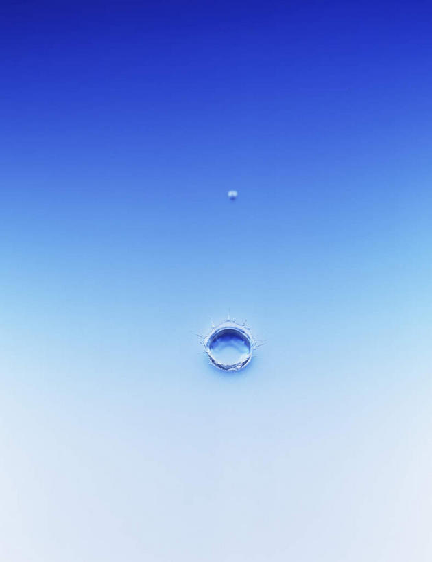 无人,竖图,插画,室内,特写,白天,正面,数码,科技,一滴,阴影,网络,水滴,高光,几何,计算机图形,合成,图画,画,蓝色,电脑合成图,数码合成图,漫画,写实,具体,具象,水点,彩图