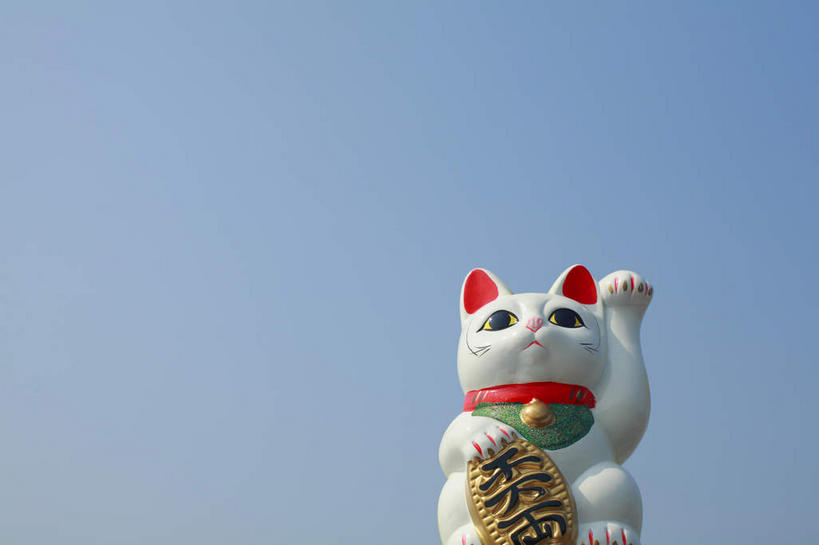 无人,横图,室外,白天,仰视,爱情,幸福,阴影,光线,标志,瓷器,文字,影子,招财猫,字符,陶瓷制品,浪漫,标识,一个,蓝色,蓝天,天空,阳光,容器,天,祈祷,祈福,汉字,储蓄罐,器皿,恋爱,储蓄,存钱,许愿,金融,理财,经济,晴朗,单个,祈求,资金,存钱罐,中文,存款,流通,贸易,万里无云,贮钱罐,储钱罐,扑满,招财,招福,财源广进,财运,国文,华文,晴空,晴空万里,彩图,低角度拍摄