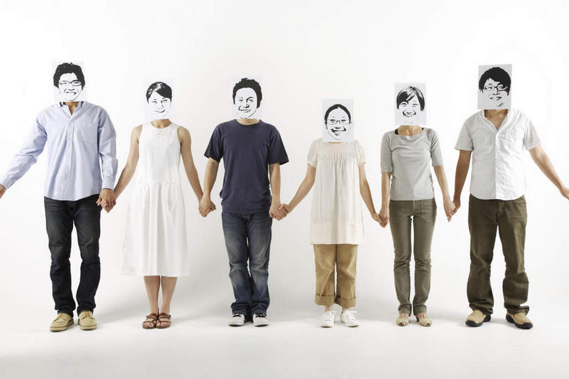 东方人,脸,头,脸颊,伙伴,朋友,站,握手,横图,室内,白天,背景,白色背景,正面,裙子,友谊,亚洲,一排,连衣裙,裤子,整齐,纸,许多人,牛仔裤,黄种人,画像,排列,衣服,白色,站着,一群人,短袖,贴,摄影,服饰,影棚,吊带裙,队列,衣饰,团结,友情,男人,男性,年轻男性,年轻女性,女人,女性,亚洲人,头部,脸部,脸蛋,面部,搀手,拉手,手搀手,手拉手,手牵手,手握手,站立,彩图,全身,影棚拍摄,拍摄