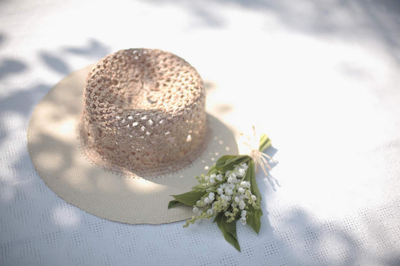 无人,横图,俯视,室外,特写,白天,植物,帽子,叶子,阴影,朦胧,模糊,盛开,光线,影子,洞,孔,花蕾,花,花瓣,花朵,花卉,鲜花,绿色,阳光,遮阳帽,花束,花苞,花蕊,洞穴,穴,彩图,高角度拍摄