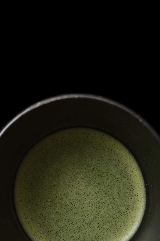 无人,竖图,俯视,室内,特写,白天,幸福,茶,杯子,黑色背景,陶瓷,抹茶,茶叶,陶瓷制品,一杯,娱乐,一个,黑色,水杯,享受,休闲,温馨,放松,乐趣,摄影,影棚,单个,提神,舒适,醒脑,茶杯,彩图,高角度拍摄,影棚拍摄,拍摄