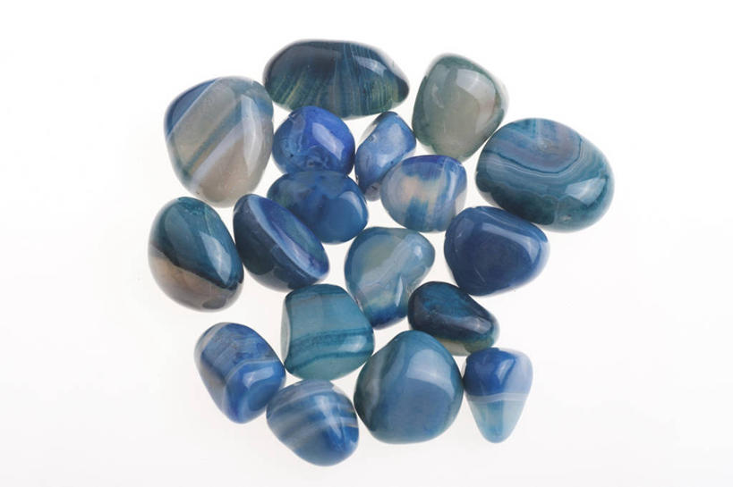无人,横图,俯视,室内,特写,白天,白色背景,奢侈,静物,珠宝,许多,条纹,矿石,玛瑙,很多,蓝色,摄影,影棚,昂贵,贵重,宝石,坚定,宝贵,彩图,高角度拍摄,影棚拍摄,拍摄,石髓,玉髓,蓝纹玛瑙