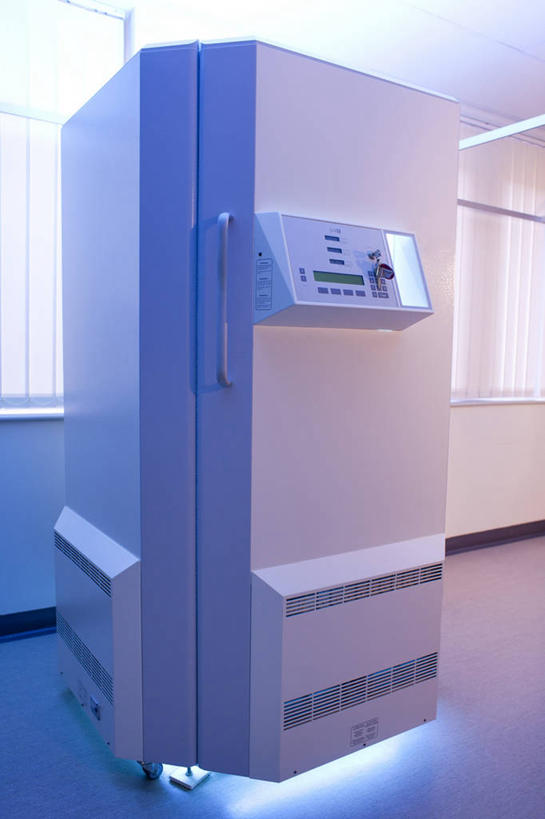 无人,医院,竖图,室内,白天,正面,阴影,光线,影子,墙,灯光,墙壁,墙面,医疗设备,医疗器械,医疗机构,彩图,病院,诊所