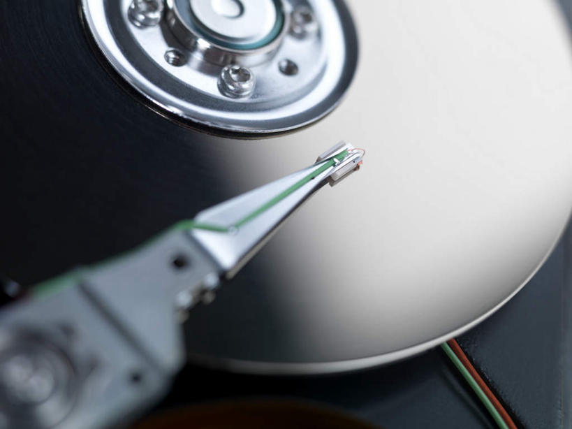 无人,横图,俯视,室内,白天,数码,数据,科技,阴影,朦胧,模糊,网络,信息,高光,几何,计算机图形,合成,存储介质,灰色,机械,硬盘,存储,电脑合成图,数码合成图,存储器,写实,具体,具象,彩图,高角度拍摄