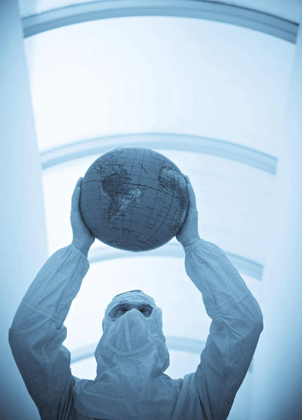 西方人,一个人,站,举,竖图,室内,白天,仰视,工作服,制服,海洋,天花板,欧洲,欧洲人,仅一个男性,仅一个人,阴影,分离,光线,影子,世界地图,墙,实验室,地球,陆地,研究室,走道,走廊,过道,过滤,全球,分开,墙壁,墙面,仅一个年轻男性,阳光,口罩,托,站着,隔断,遮掩,地理,国家,隔离,大陆,卫生,世界,掩盖,遮挡,净化,间隔,预防,试验室,遮盖,防尘,掩饰,断绝,隔开,屏蔽,屏绝,远离,中断,阻遏,阻隔,工作制服,男人,男性,年轻男性,白种人,举起,举手,举着,向上举,向上伸,向上托,站立,半身,彩图,低角度拍摄,工作套服,辐射防护服,大洋,大洲