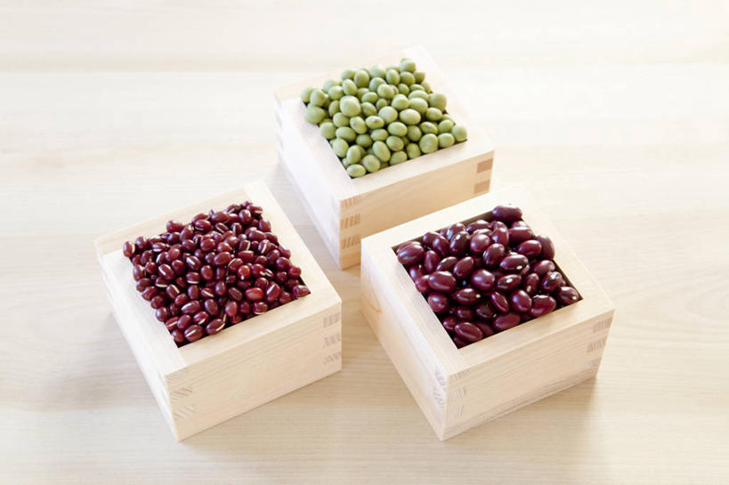 无人,横图,俯视,室内,特写,白天,爱情,植物,桌面,桌子,豆,蔬菜,一堆,许多,阴影,堆叠,堆积,新鲜,反射,木制,木盒,影子,豆类,豆子,红豆,食品,相思豆,很多,食物,排列,三个,红色,木制品,容器,摄影,冬青,有机食品,绿色食品,影棚,储藏,堆,储存,绿豆,赤豆,豆科,青小豆,相思,红小豆,摆列,彩图,高角度拍摄,影棚拍摄,拍摄,布列,分列,贮存