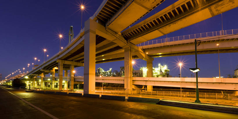 无人,栏杆,横图,室外,夜晚,仰视,度假,美景,植物,城市风光,城市,道路,路,路灯,公路,照明,东京,日本,亚洲,一排,许多,阴影,整齐,并列,并排,光线,影子,景观,高架,围栏,灯光,分界线,停车线,交通,很多,娱乐,护栏,灯,树,树木,排列,绿色,自然,享受,休闲,景色,放松,生长,成长,车行道,车行道分界线,照亮,照明设备,队列,标线,平行,高架桥,东亚,车行线,高架道路,跨线桥,本州,关东地方,本州岛,日本国,东京都,江户川区,彩图,低角度拍摄,东京23区