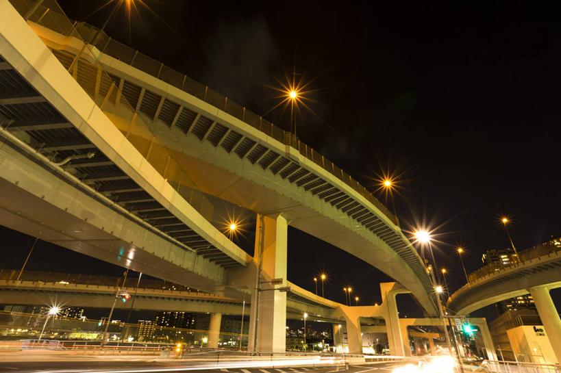 无人,高楼大厦,栏杆,横图,室外,夜晚,长时间曝光,仰视,度假,安全,美景,城市风光,城市,大厦,道路,建筑,路,路灯,摩天大楼,夜景,公路,照明,东京,日本,亚洲,一排,许多,阴影,整齐,并列,并排,光线,影子,景观,高架,红绿灯,围栏,灯光,分界线,停车线,信号灯,交通,很多,娱乐,护栏,盘旋,灯,排列,享受,休闲,景色,放松,警示,车行道,车行道分界线,照亮,照明设备,队列,提示,标线,回旋,平行,曝光,流通,高架桥,东亚,扭转,车行线,高架道路,跨线桥,交通信号灯,本州,行人信号灯,关东地方,本州岛,日本国,东京都,江户川区,彩图,低角度拍摄,大楼,高层建筑,高楼,摩天楼,东京23区