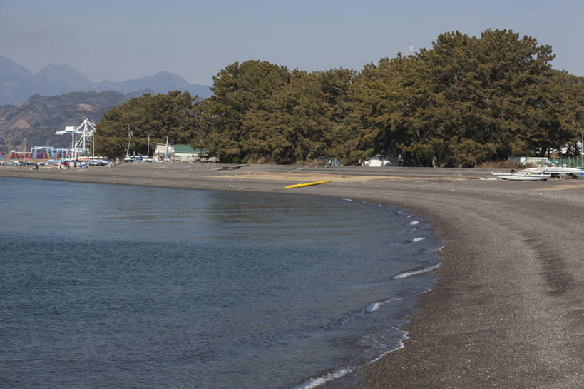 无人,家,横图,室外,白天,正面,旅游,度假,海浪,海洋,美景,沙滩,山,山脉,树林,植物,静冈县,日本,亚洲,阴影,光线,沙子,影子,房屋,屋子,海岸,景观,浪花,山峰,云,云朵,公寓,沙地,山峦,云彩,娱乐,洋房,楼房,住宅,树,树木,蓝色,绿色,白云,蓝天,天空,阳光,自然,海水,群山,天,享受,休闲,景色,放松,生长,晴朗,成长,自然风光,海景,东亚,本州,本州岛,日本国,中部地方,静冈,大海,风浪,海,海水的波动,海滩,近岸浪,涌浪,晴空,彩图,房子,骏河湾