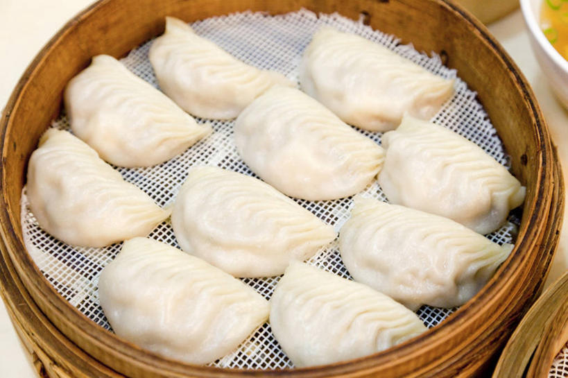 点心,蒸笼,无人,横图,俯视,室内,特写,白天,烹饪,中餐,餐桌,桌子,厨具,许多,阴影,竹制,反射,影子,料理,食品,饺子,面点,小吃,美食,食物,一个,中式,单个,餐台,竹制品,笼屉,蒸饺,烹饪用具,烹调用具,烹调,彩图,高角度拍摄