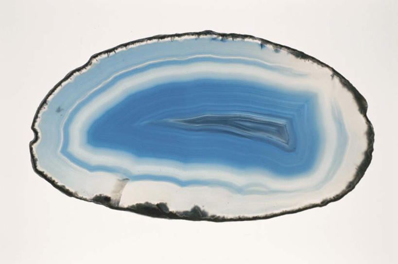 无人,横图,俯视,室内,特写,白天,白色背景,石头,美景,静物,切开,纹路,石子,椭圆,椭圆形,纹理,景观,一个,蓝色,自然,切,景色,摄影,影棚,单个,自然风光,横截面,剖面,切面,肌理,石块,岩石,彩图,高角度拍摄,影棚拍摄,拍摄