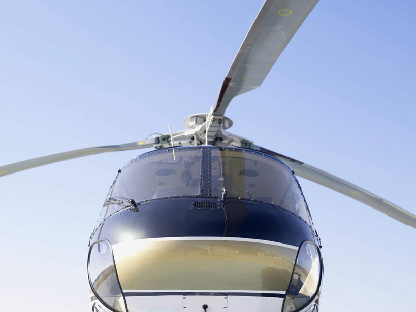 无人,机场,横图,室外,特写,白天,仰视,飞机,飞机场,静物,飞翔,阴影,飞行,光线,影子,翱翔,航空,飞,蓝色,蓝天,天空,阳光,交通工具,天,一架,直升机,直升飞机,彩图,低角度拍摄